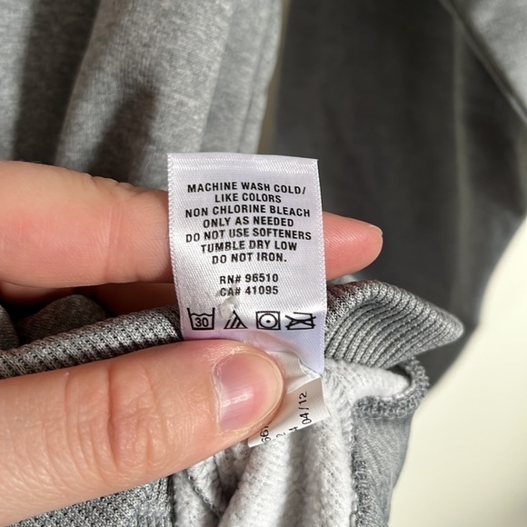 Under Armour Semi Fitted UA Storm Hoodie / Sweatshirt - Picture 6 of 6